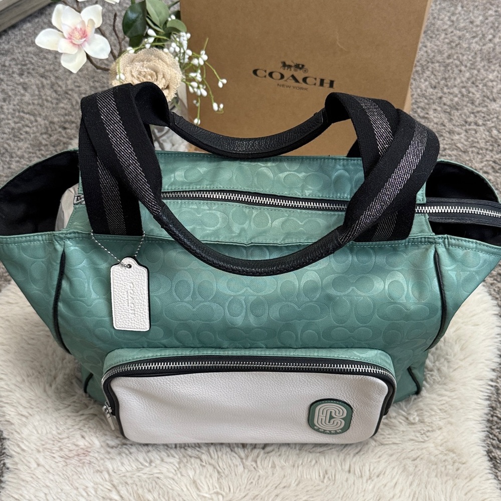 ✨ Coach Washed Green Court Tote In Colorblock Signature Nylon✨ - Picture 3 of 16